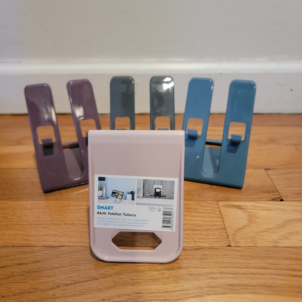 Phone holder for table or outlet - Picture 2 of 4